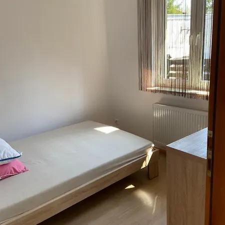 Dom Nad Jeziorem Vakantiehuis *