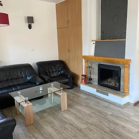 Dom Nad Jeziorem Nyaraló